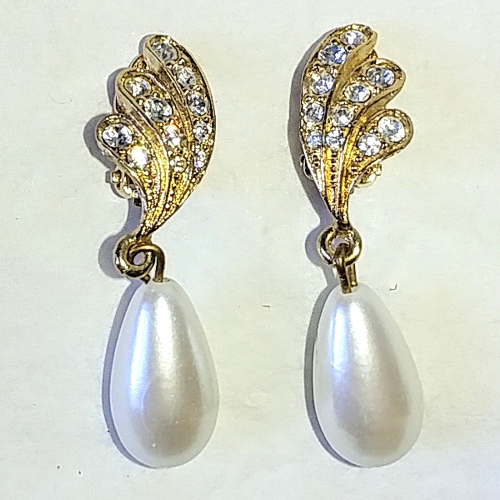 FAUX PEARL & RHINESTONE DANGLE CLIP EARRINGS